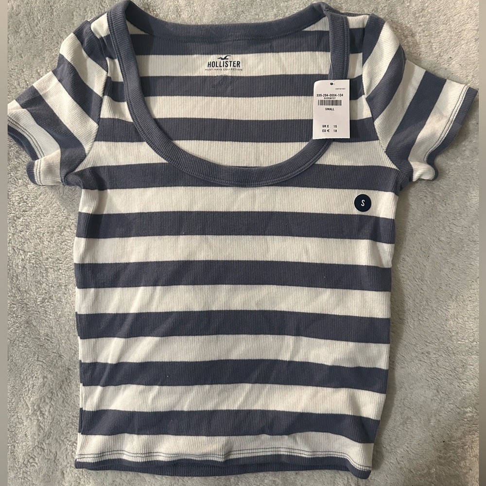 HOLLISTER Scoop Neck Stripped Short Sleeve Top